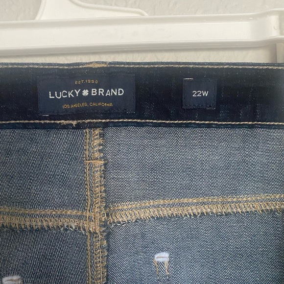Women’s Lucky Brand Emma Boot Jeans - Picture 4 of 6